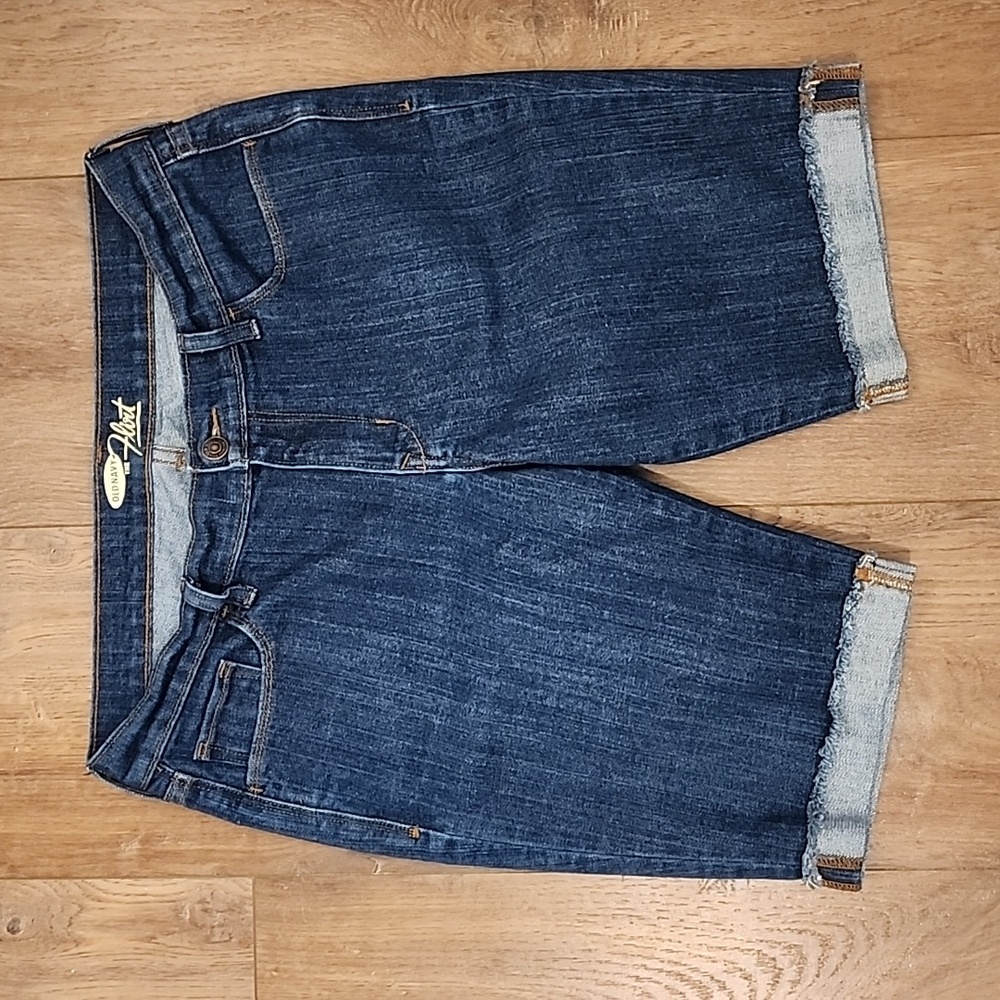Old Navy The Flirt Bermuda Shorts Denim Blue Medium Wash Women's size 10